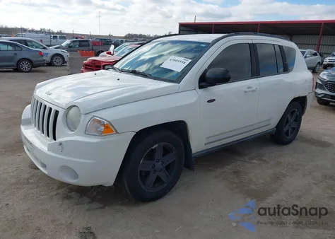 2010 Jeep Compass Sport/North z USA, uszkodzony, nr VIN 1J4NF4FB0AD551280